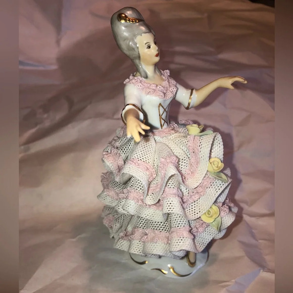 Vintage Germany Dresden Lace Porcelain Figurine - Picture 2 of 12